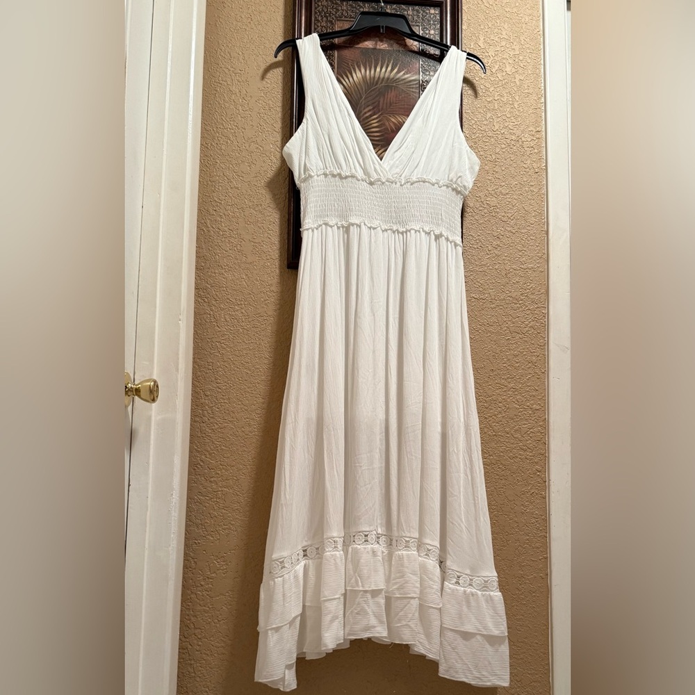 NWT J for Justify Off White/Cream Sleeveless Maxi Dress. Beautiful & Elegant